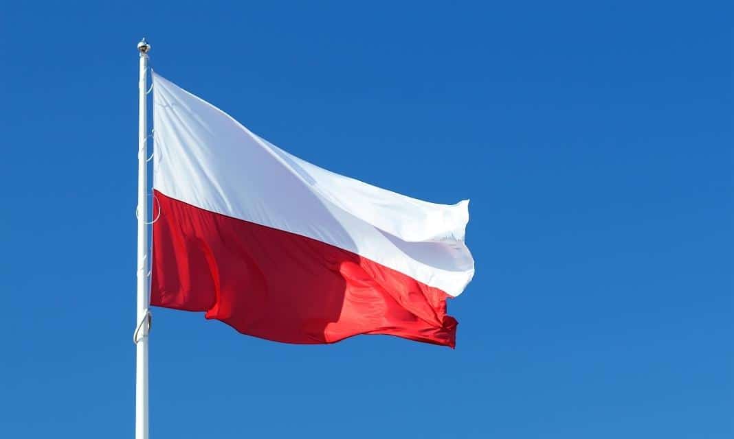 Obchody Dnia Flagi w Warszawie: Tradycje i Inauguracja na ulicach Stolicy Polski